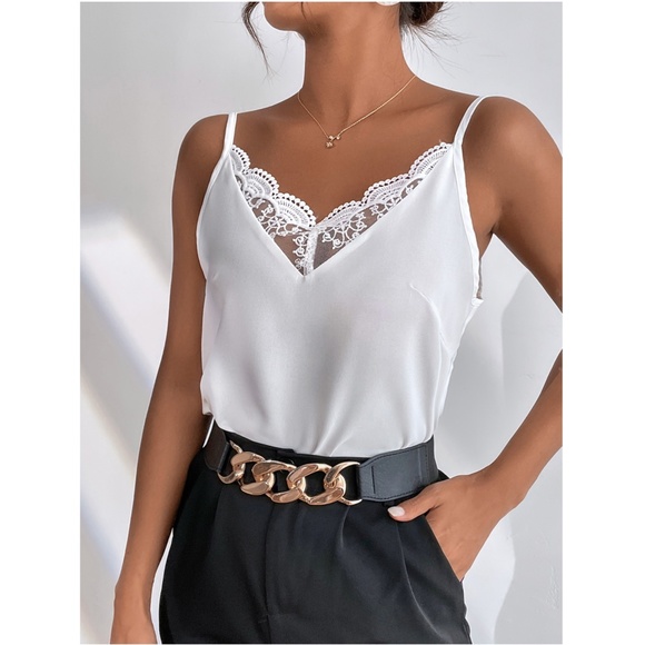 Lace Detailed Low Back V-Neck Cami Top - Picture 4 of 7